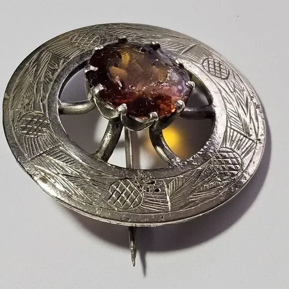 VINTAGE SCOTTISH KILT PIN BROOCH w/ GOLDEN Brown STONE Silver Tone